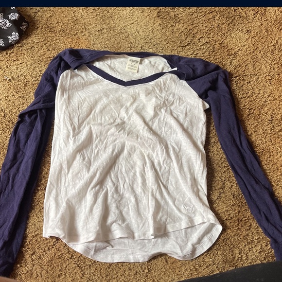 Pink shirts - Picture 1 of 3